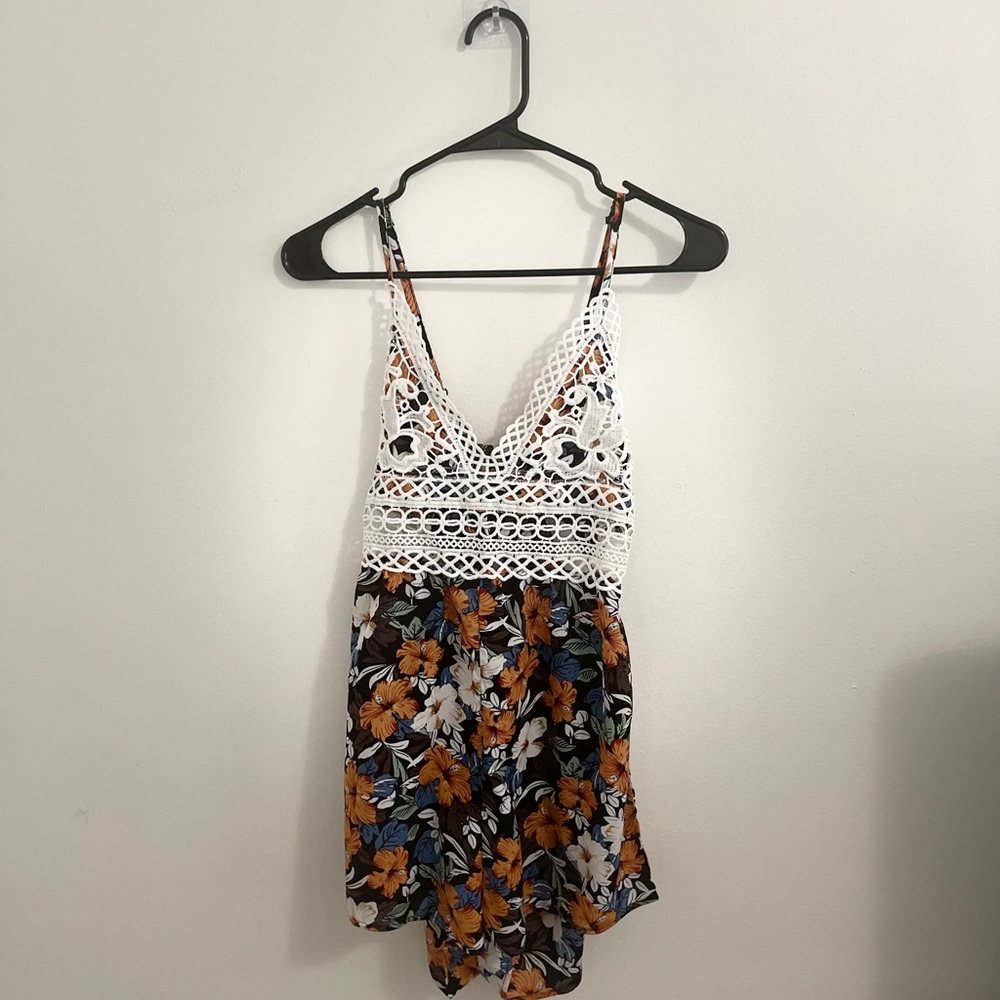 SHEIN Tie Back Contrast Lace Detail Floral Romper